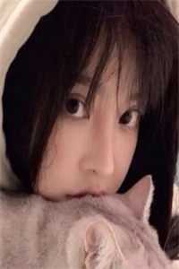 变年轻的父亲和女儿一起上学精品