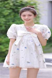 女主把他踩入泥土，我捧起来呵护大结局