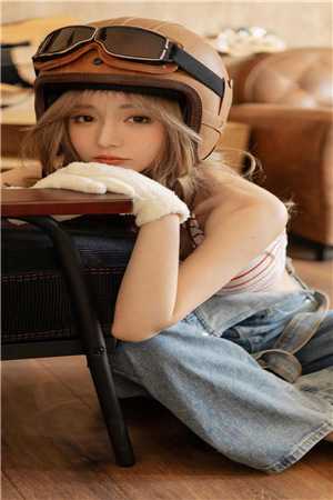 听见皇帝的心声后，我选择脱离世界在线