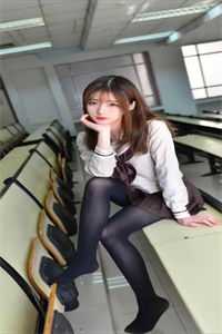 拯救恶毒女配姐姐，我反被大佬盯上连载