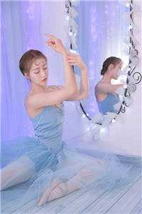 指挥老公让我原地死守后，他悔疯了最新