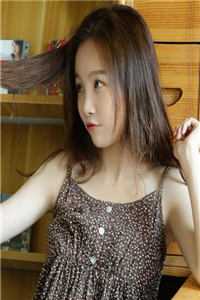 她似明月永悬不落畅销巨著