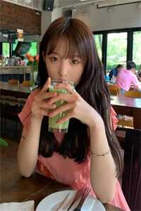 女总裁将五百万奖金颁给实习生后，我直接让公司破产热门推荐