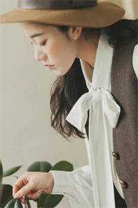 偏执陛下独宠我，娇娇娘娘她躺赢了好书