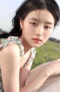 女秘书见义勇为射杀了人质婆婆，老公却说死的是我亲妈顾鸿宇秦雅雅小说