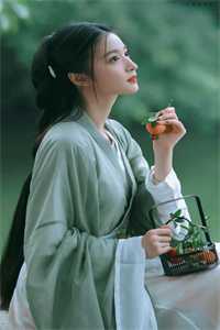 葬礼上，老婆竟和兄弟扮演夫妻畅销巨著