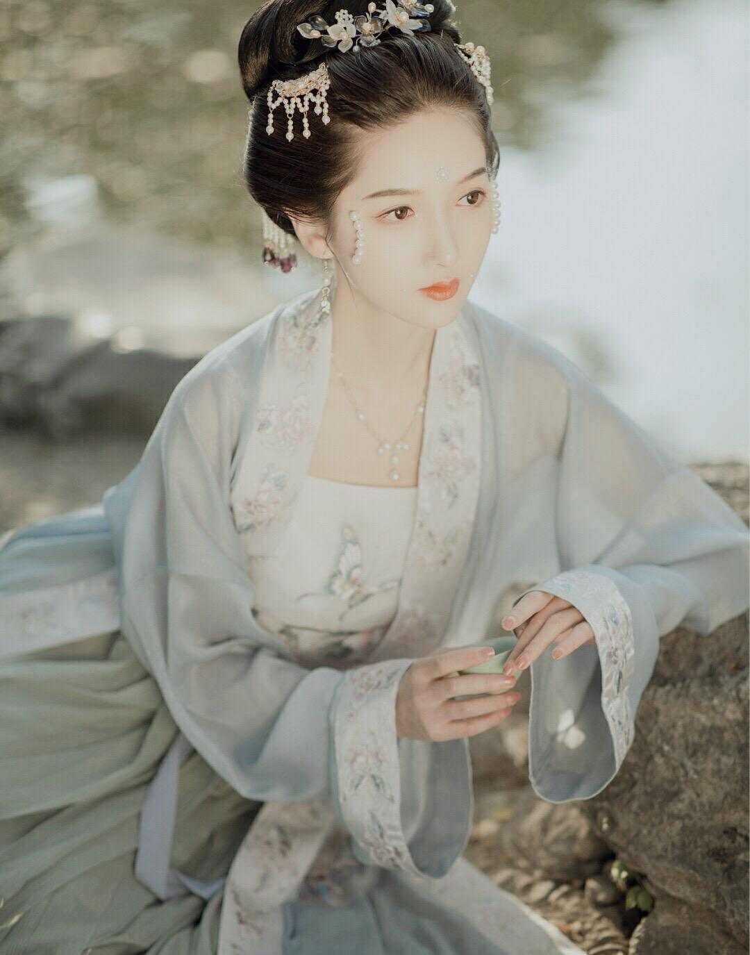 囚笼外是碧海蓝天楚明雾凝枝后续+全文