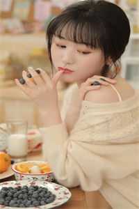 俏寡妇重生，赖上邻居糙汉热门小说