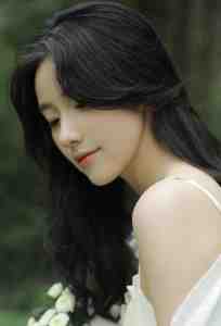 指尖划他下颌，我笑他亲手推开我篇章