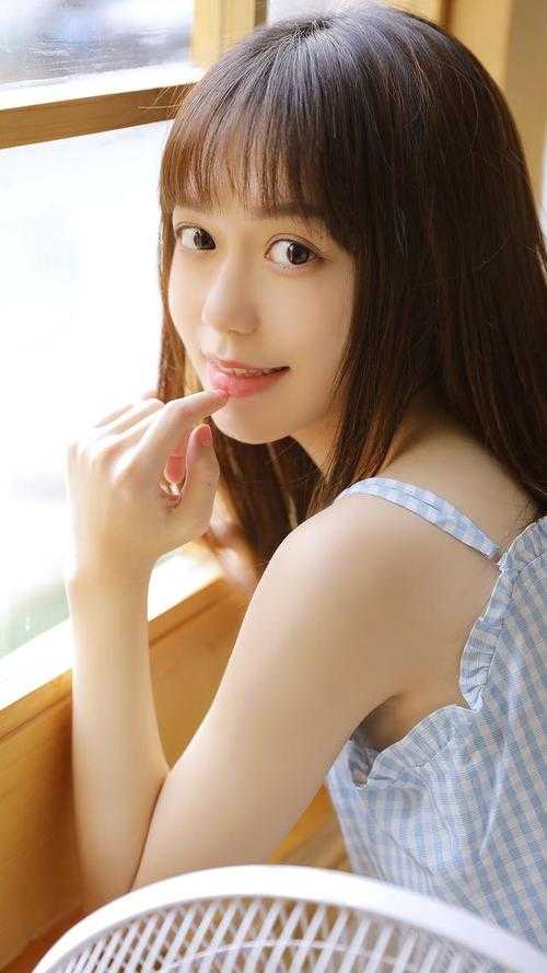 青山秋色暗，灯寒花岁短异常火爆